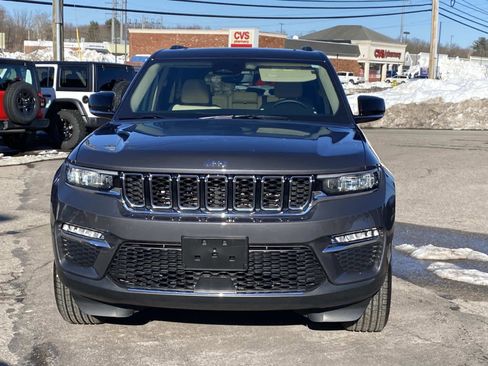 Used 2022 Jeep Grand Cherokee Limited image 11