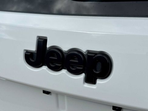Used 2018 Jeep Grand Cherokee SRT AWD/4WD image 11