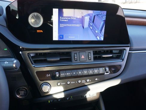 Certified 2024 Lexus ES 350 w/ Premium Package image 16