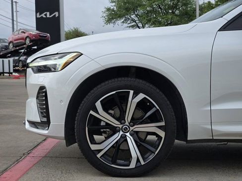 Used 2023 Volvo XC60 B5 Ultimate w/ Protection Package Premier FWD image 10