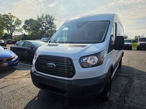 Used 2018 Ford Transit 250 148 Medium Roof RWD image 4
