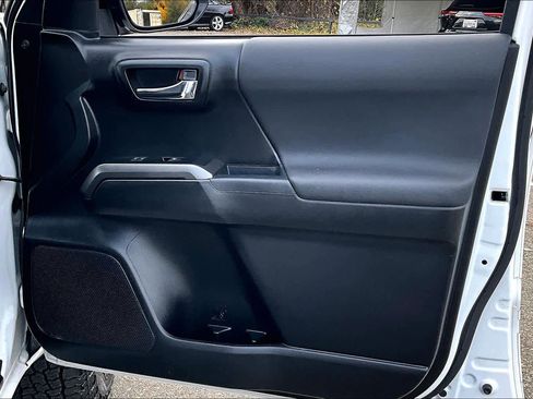 Certified 2021 Toyota Tacoma TRD Off-Road image 22