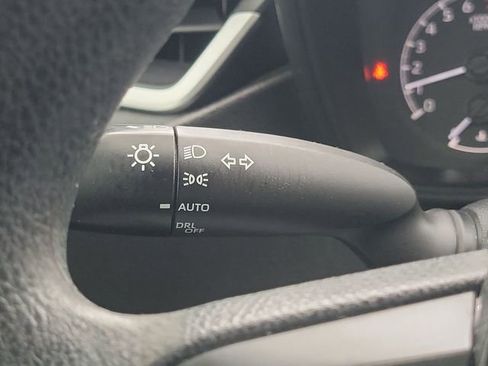 Used 2021 Toyota Corolla LE image 32