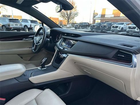 Used 2017 Cadillac XT5 Luxury w/ Driver Awareness Package image 23