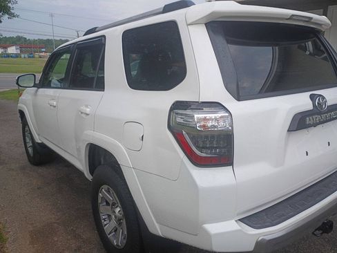 Used 2015 Toyota 4Runner Trail Premium AWD/4WD image 8
