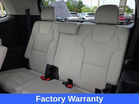 Used 2024 Kia Telluride SX w/ Towing Package FWD image 9