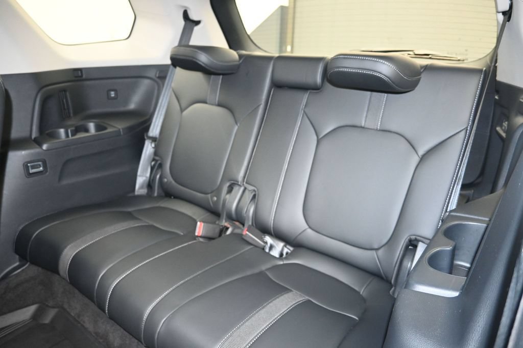 Used 2025 Honda Pilot EX-L image 23