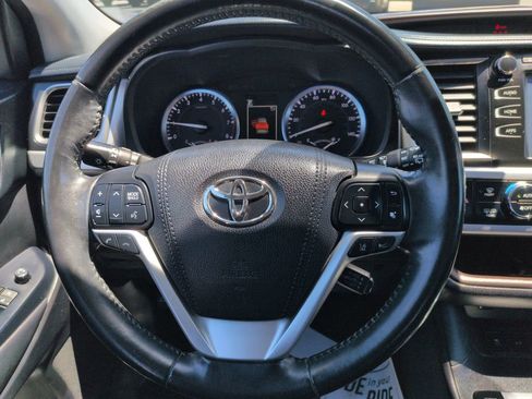 Used 2018 Toyota Highlander XLE AWD/4WD image 14