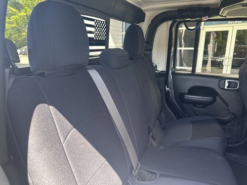 Used 2023 Jeep Gladiator Sport AWD/4WD image 28