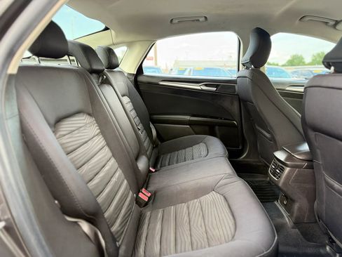 Used 2016 Ford Fusion SE FWD image 26
