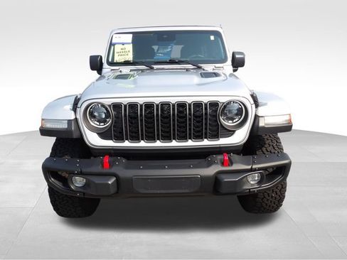 Used 2024 Jeep Wrangler Unlimited Rubicon AWD/4WD image 2