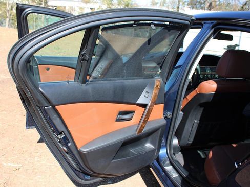 Used 2007 BMW 530xi Sedan image 28