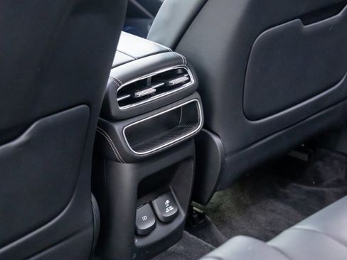 Used 2024 Genesis GV80 2.5T image 17