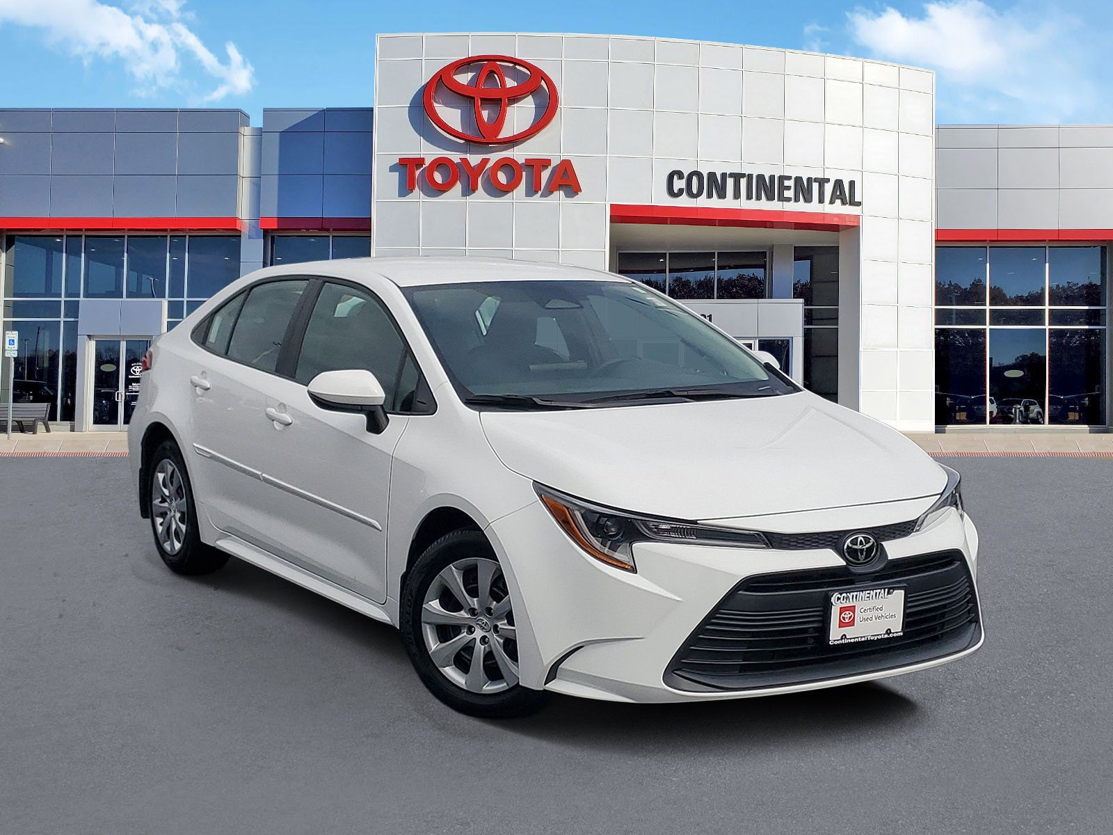 Certified 2024 Toyota Corolla LE FWD image 2