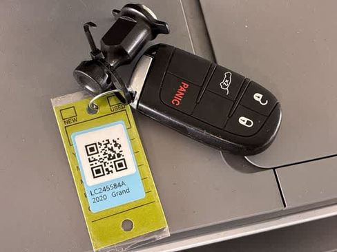 Used 2020 Jeep Grand Cherokee Laredo w/ Laredo X Package RWD image 37