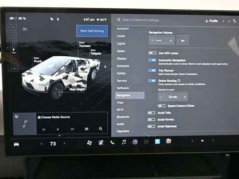 Used 2024 Tesla Cybertruck AWD Crew Cab image 30
