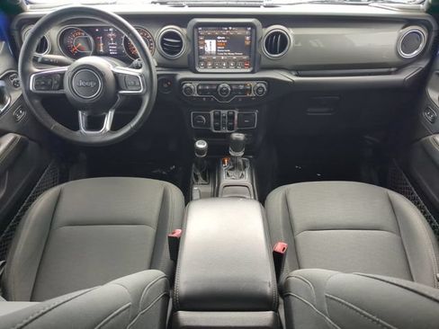 Used 2018 Jeep Wrangler Unlimited Sahara AWD/4WD image 15