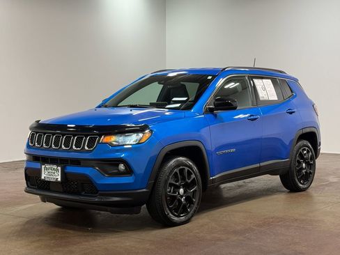 Used 2024 Jeep Compass Latitude AWD/4WD image 28