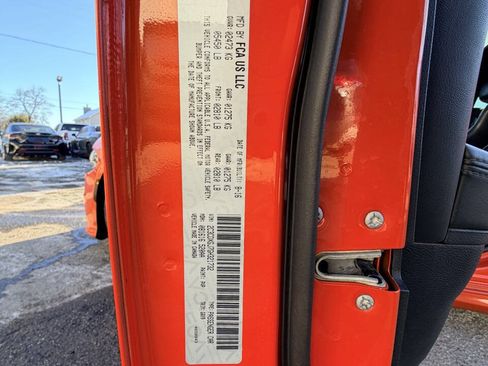 Used 2016 Dodge Charger R/T Scat Pack w/ Technology Group RWD image 33