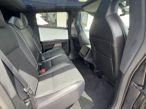 Used 2024 Tesla Cybertruck AWD Crew Cab image 13