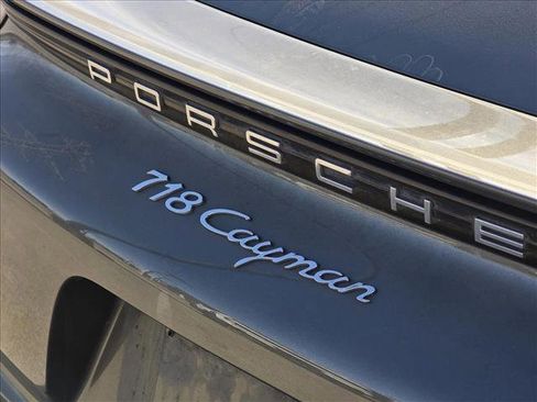Used 2022 Porsche 718 Cayman image 8