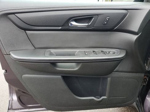 Used 2015 Chevrolet Traverse LT w/ Style and Technology Package image 19