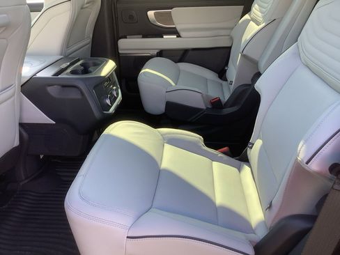 New 2026 Ford Expedition Platinum w/ Platinum Ultimate Package AWD/4WD image 11