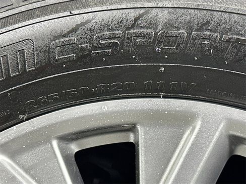 Used 2021 Ford Explorer XLT w/ Equipment Group 202A image 34