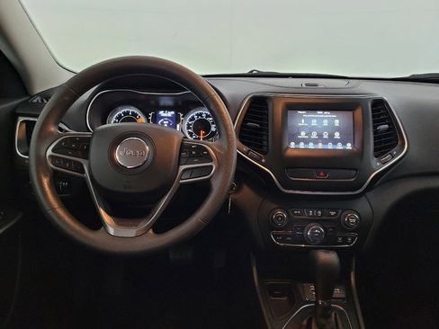 Used 2020 Jeep Cherokee Latitude FWD image 22