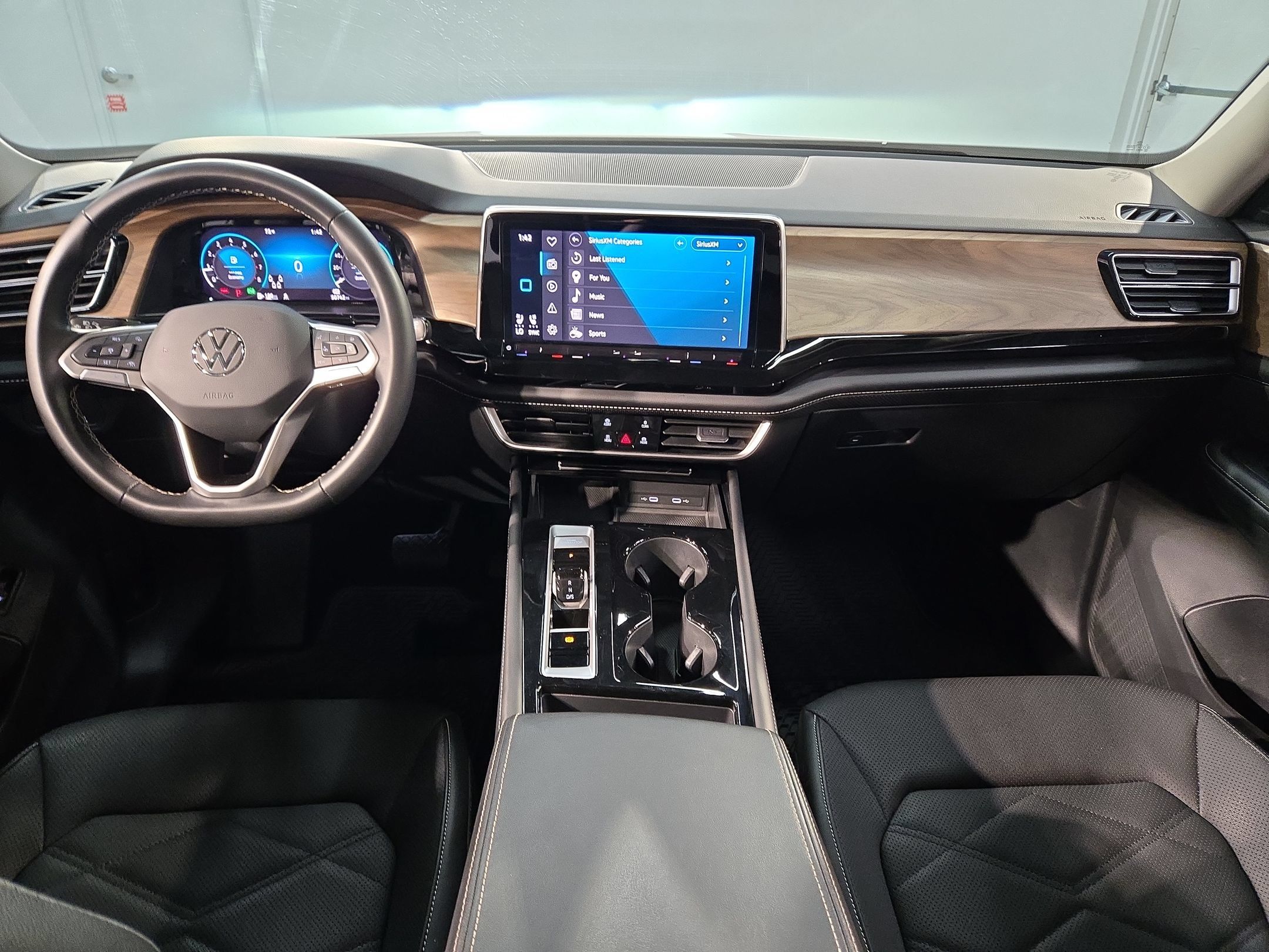 Used 2024 Volkswagen Atlas SE FWD image 10