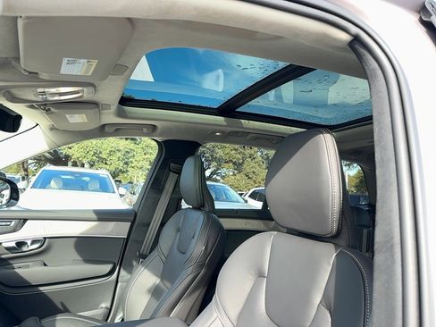 New 2026 Volvo XC90 B6 Ultra image 13