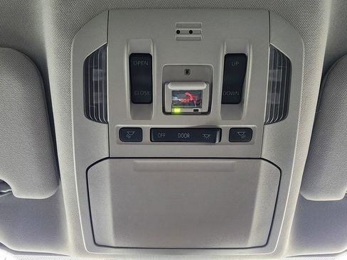 Used 2023 Toyota Highlander XLE image 24