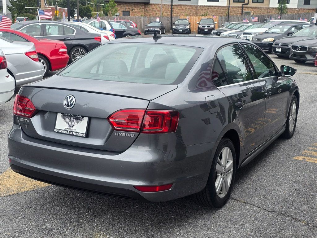 Used 2014 Volkswagen Jetta Hybrid Sedan FWD image 4