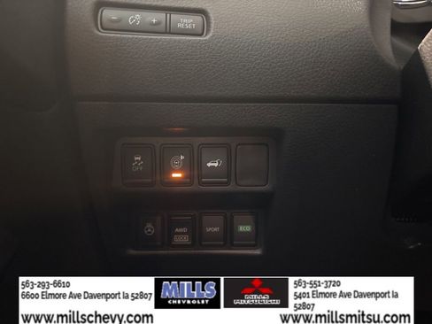 Used 2017 Nissan Rogue SV w/ SV Premium Package image 25