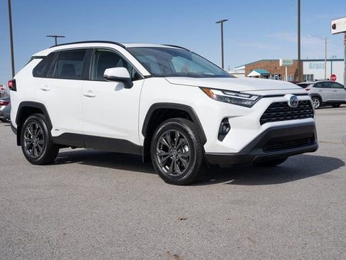 Used 2024 Toyota RAV4 XLE Premium image 8