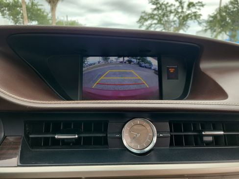 Used 2016 Lexus ES 350 w/ Luxury Package w/Wood Trim FWD image 24