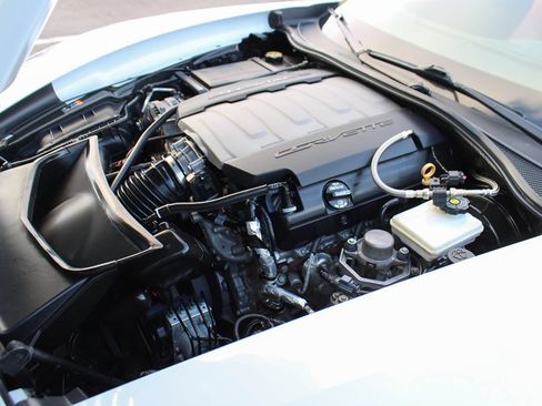 Used 2019 Chevrolet Corvette Stingray Coupe w/ 1LT RWD image 14