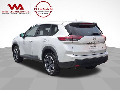 Certified 2024 Nissan Rogue SV FWD image 7