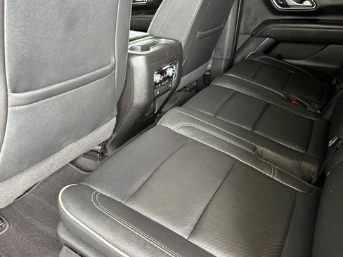 Used 2022 GMC Yukon XL SLT w/ SLT Luxury Package RWD image 12