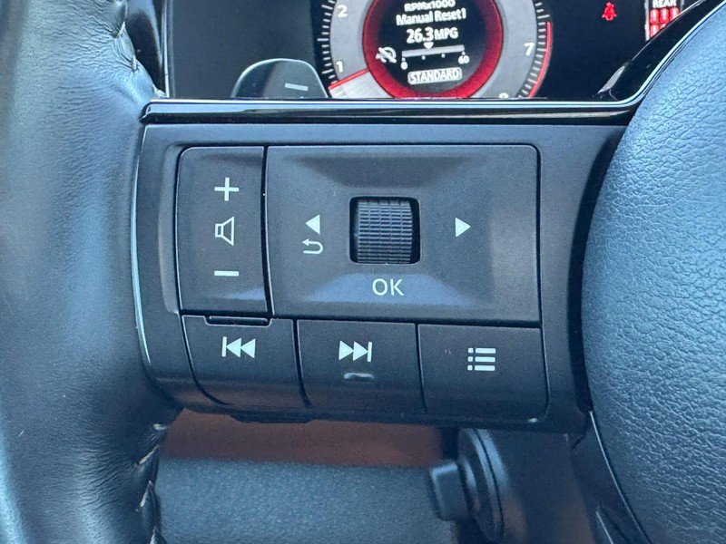 Used 2024 Nissan Pathfinder Platinum w/ Black Appearance Package FWD image 20