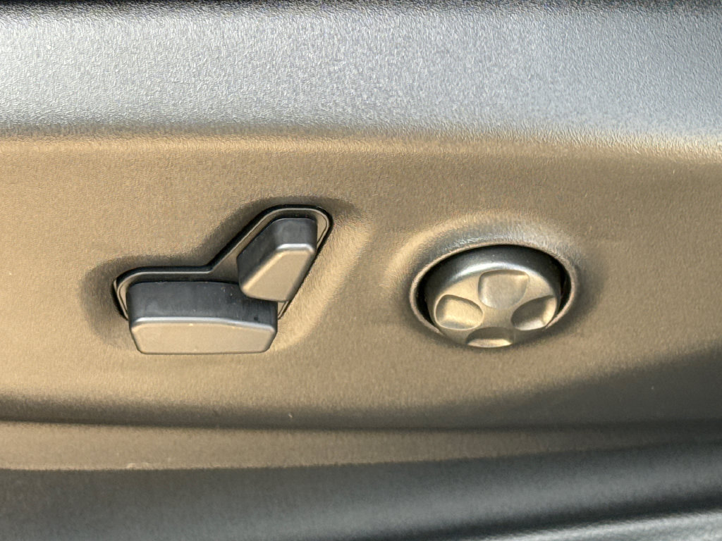 New 2027 Chrysler Pacifica Select FWD image 22