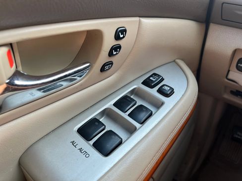 Used 2005 Lexus RX 330 AWD image 23