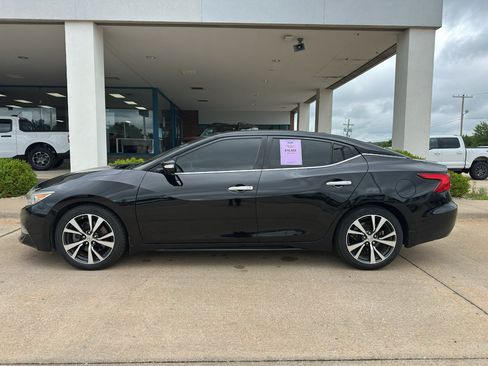 Used 2017 Nissan Maxima Platinum FWD image 4