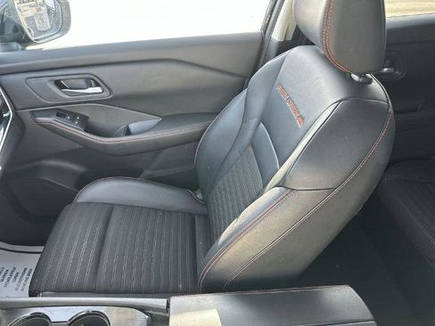 Certified 2025 Nissan Rogue SV image 22