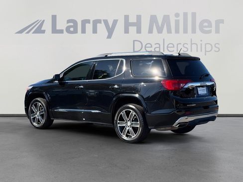 Used 2017 GMC Acadia Denali w/ Technology Package FWD image 3