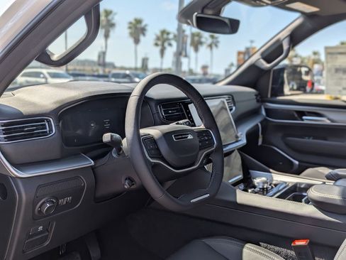 New 2026 Jeep Grand Wagoneer Limited image 16