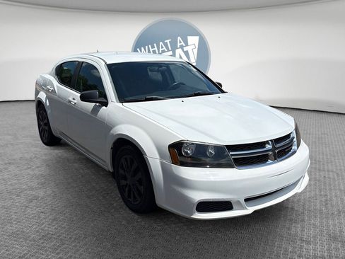 Used 2014 Dodge Avenger SE FWD image 1
