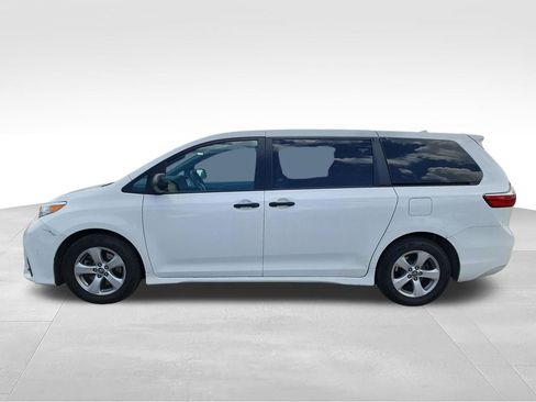 Used 2019 Toyota Sienna L FWD image 6
