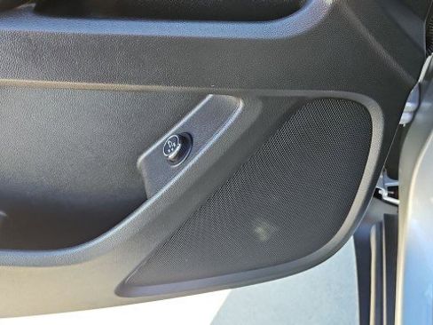 Used 2021 Chevrolet Traverse LT FWD image 23