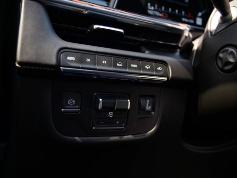 Used 2021 Cadillac Escalade ESV Premium Luxury w/ Driver Assist Tech Package AWD/4WD image 57
